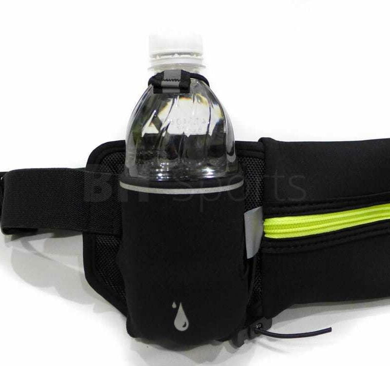 Ngăn đựng nước có dây khoá giữ chặt bình nước trên túi
