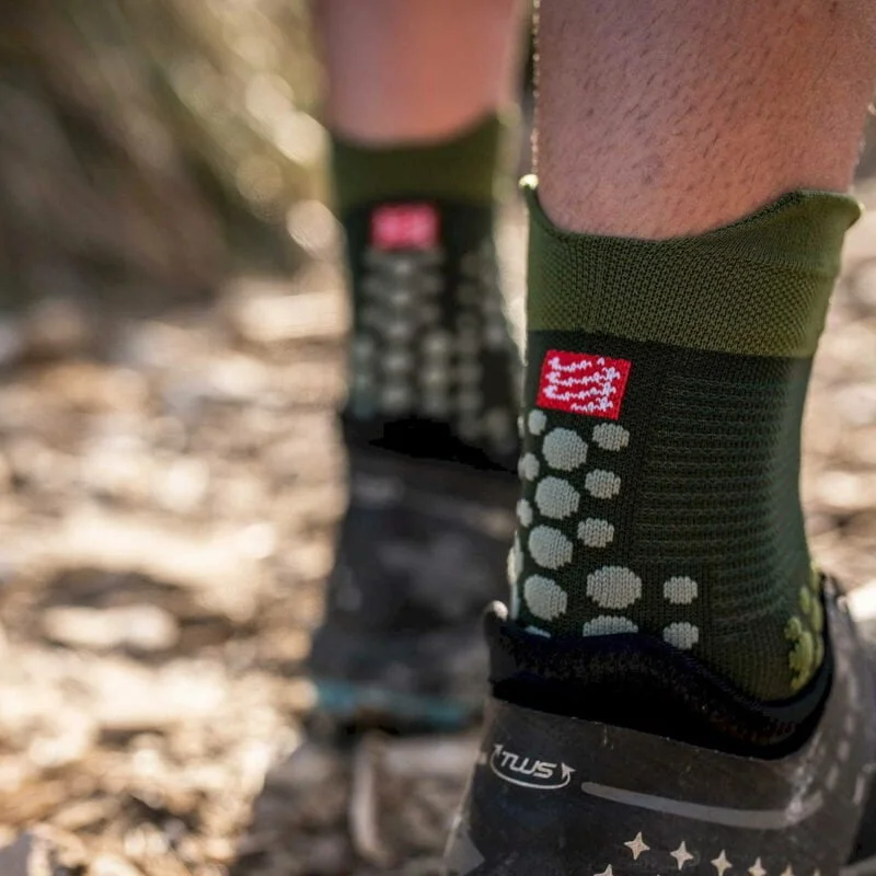 vo_trail_compressport_pro_racing_trail_prs_v3_stealth_green_04