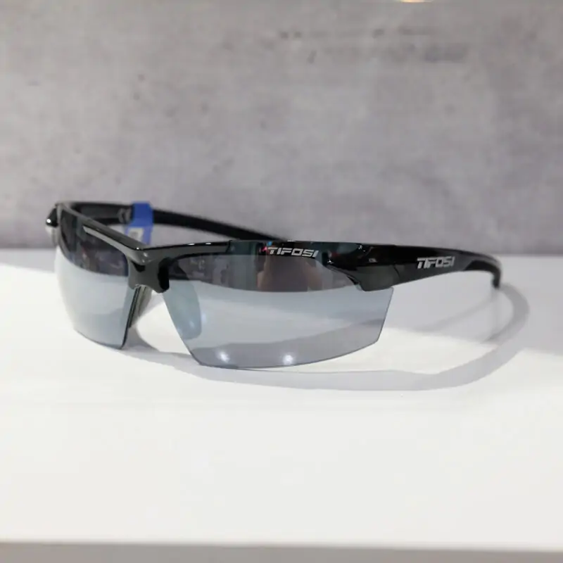 kinh_mat_tifosi_track_gloss_black_010