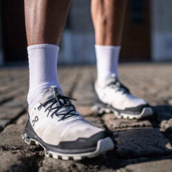 Vớ chạy bộ đường dài Compressport Pro Marathon Socks