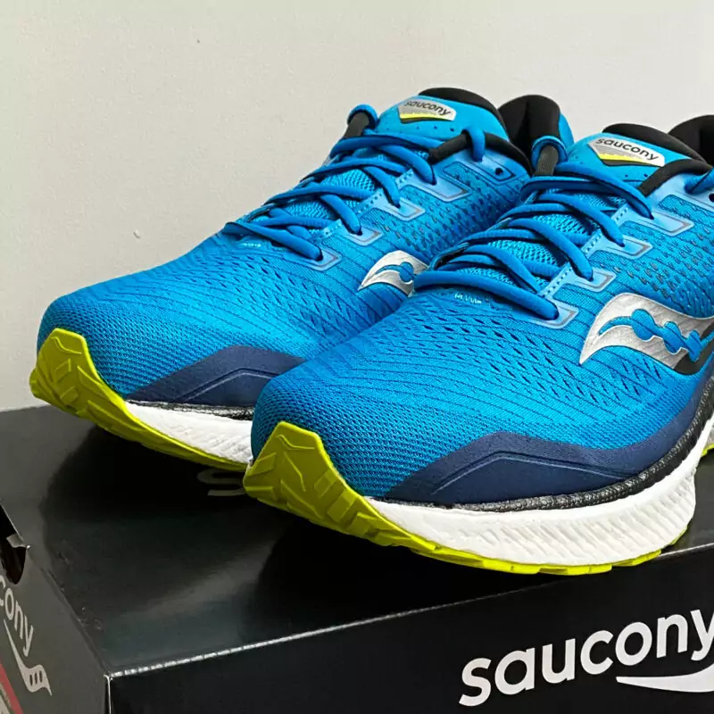 Giày chạy nam Saucony Triumph 18 • YCB