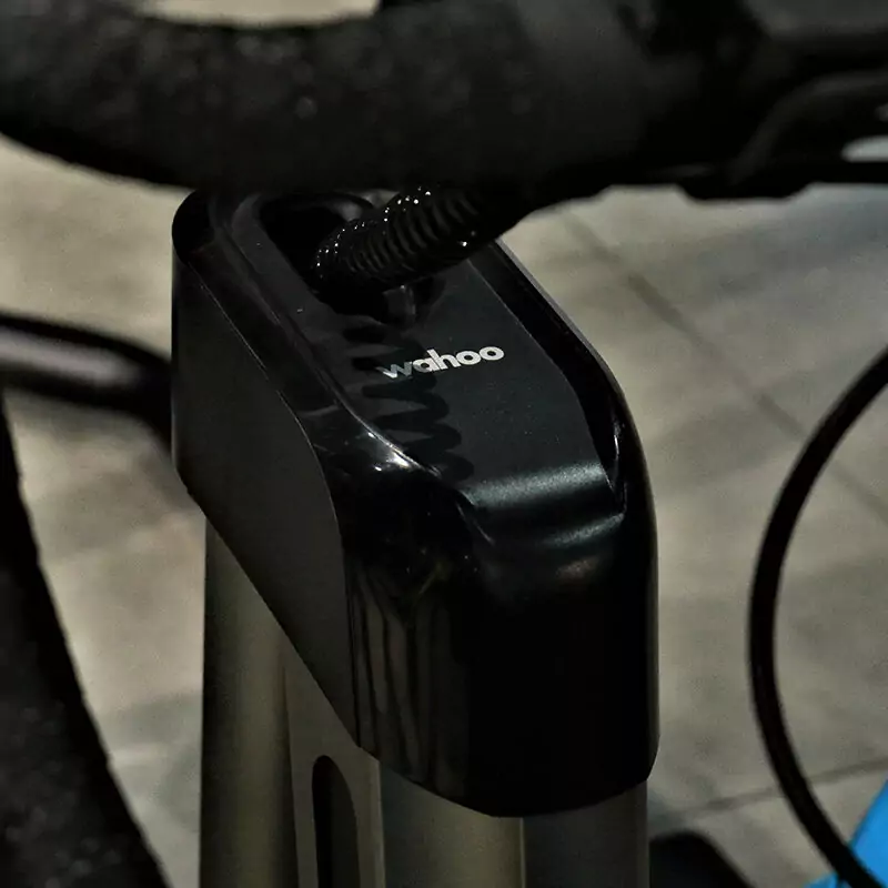 thiet_bi_tao_do_doc_wahoo_kickr_climb_indoor_grade_simulator (11)