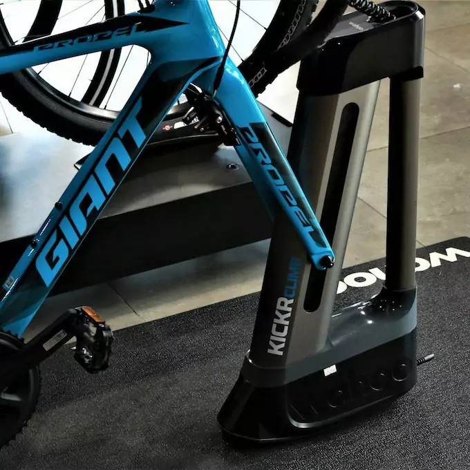 thiet_bi_tao_do_doc_wahoo_kickr_climb_indoor_grade_simulator-(14)