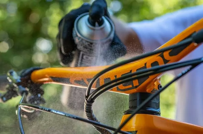 muc-off-bike-protect-500ml-004