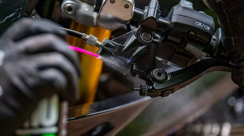 muc off mo 94 400ml 004 Bình Xịt Đa Dụng Bôi Trơn Chống Rỉ Sét Muc-Off MO-94 (400ml) - YCB.vn