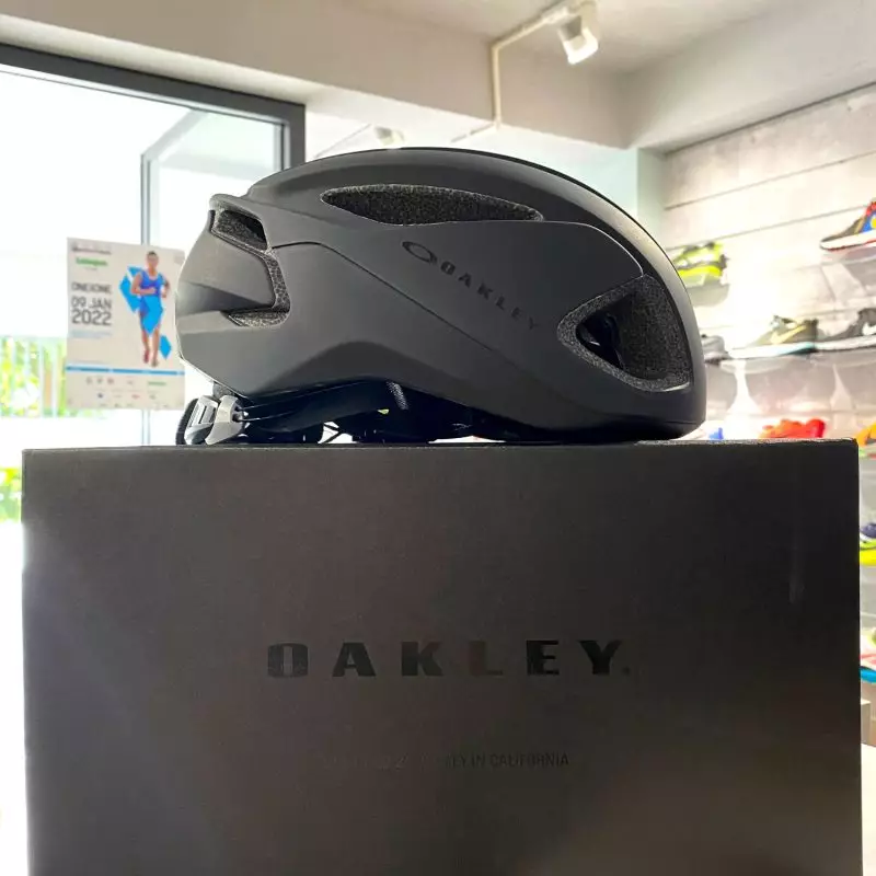 non_bao_hiem_xe_dap_oakley_aro3_lite_helmet_blackout_11