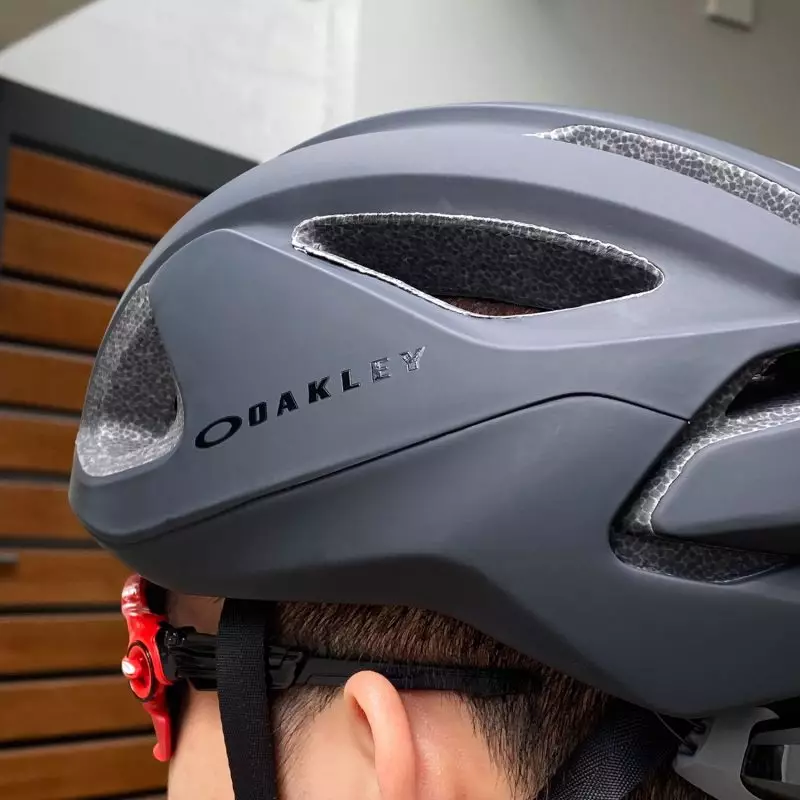 non_bao_hiem_xe_dap_oakley_aro3_lite_helmet_blackout_6