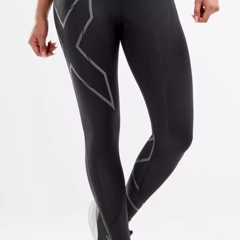 2xu_mcs_mid_rise_compression_tight_WA5332b_BLK-BRF1