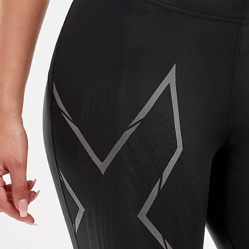 2xu_mcs_mid_rise_compression_tight_WA5332b_BLK-BRF5