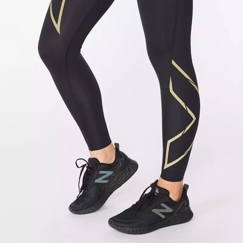 2xu_mcs_mid_rise_compression_tight_WA6523b_BLK-GRF_07