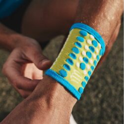 Băng cổ tay thể thao Compressport Sweatbands 3D.Dots