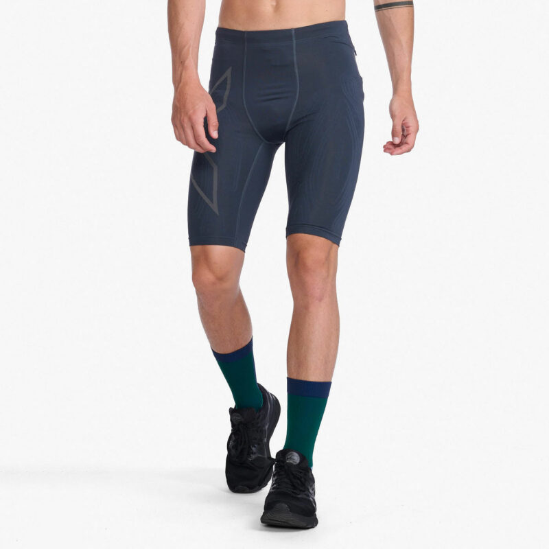 Quần đùi bó cơ nam 2XU Light Speed Compression Shorts (3 túi phía sau)
