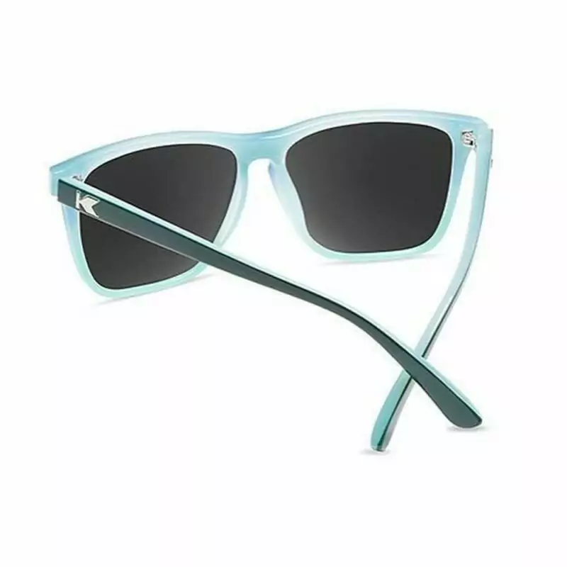 kinh-mat-the-thao-knockaround-fast-lanes-lakeside-horizon (2)