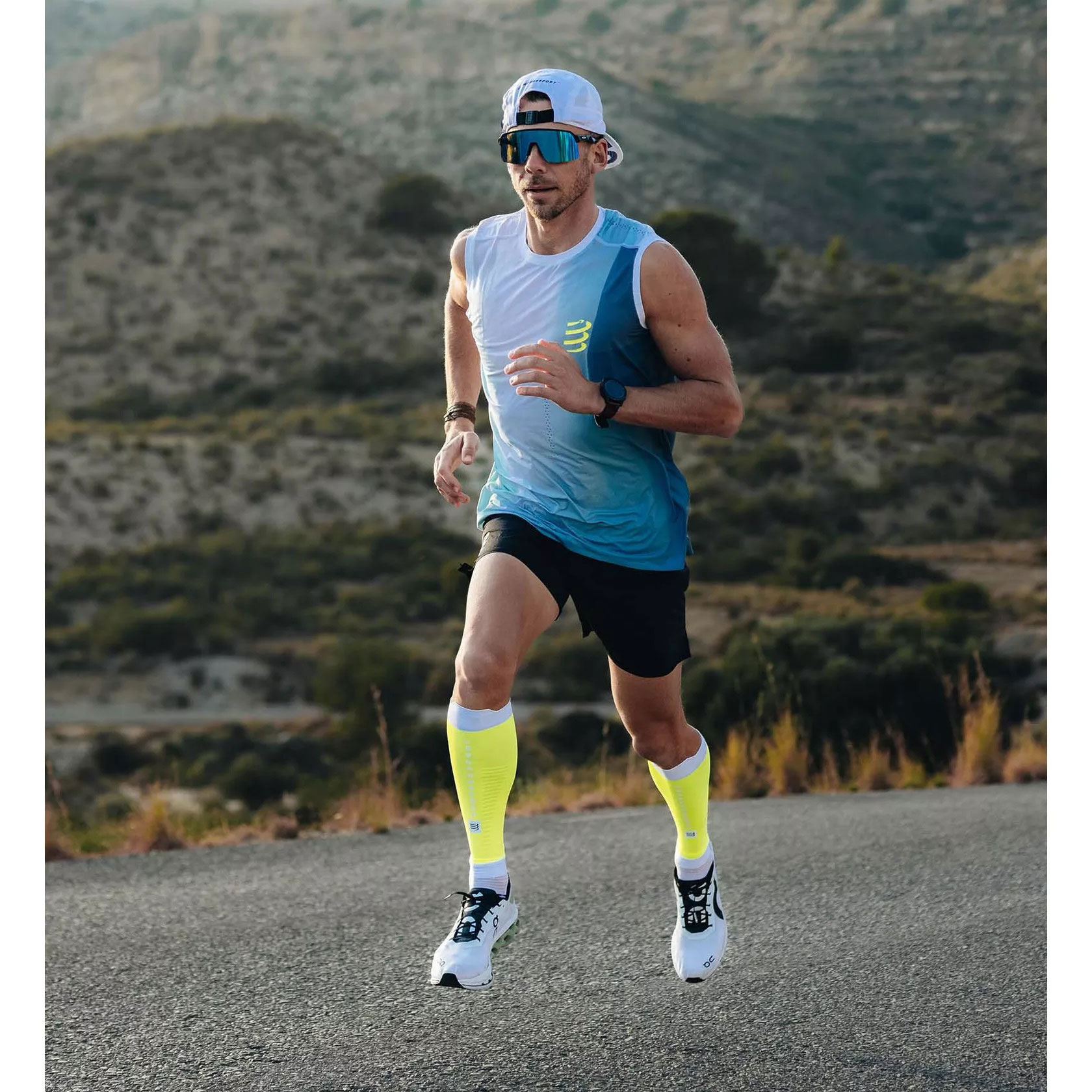 bo ong chan compressport calf sleeves r2 3 yellow white 2 Đồ nghề chạy trail - YCB.vn
