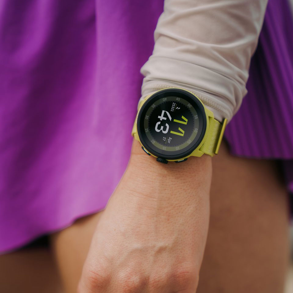 đồng hồ thể thao gps suunto run (dây silicone) 3 dong ho the thao gps suunto run day nylon 11 1 Đồng hồ thể thao GPS Suunto Run (Dây Silicone) - YCB.vn