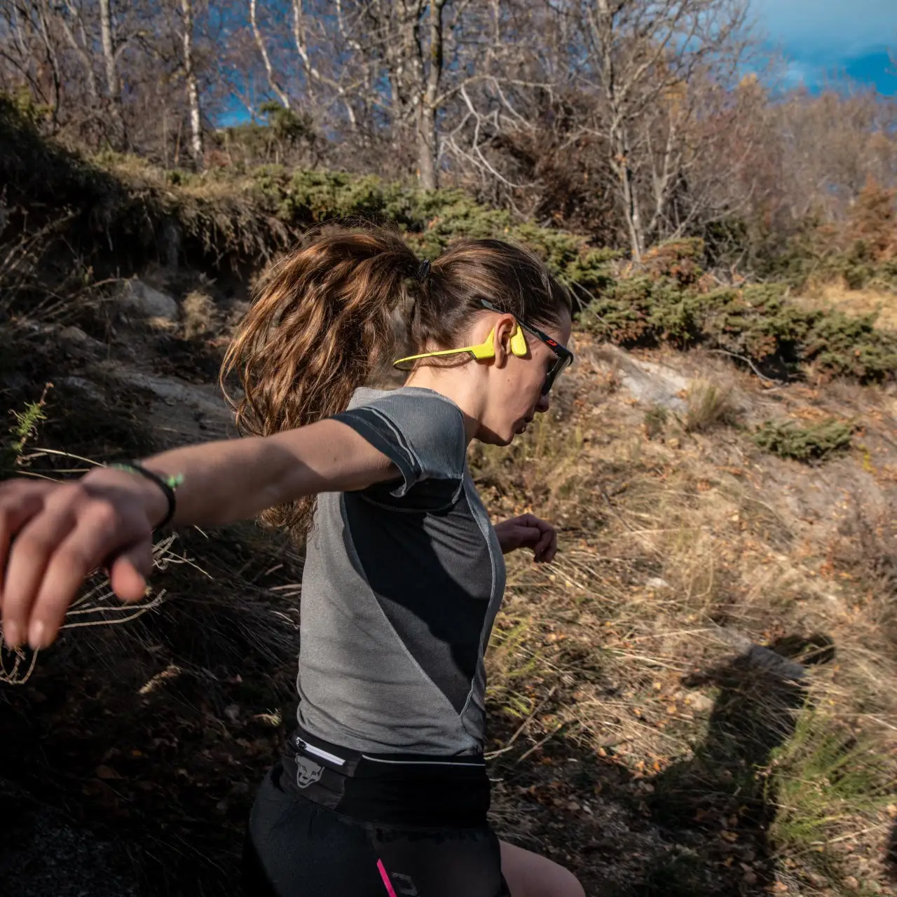 Tai nghe Open-Ear Suunto Sonic 13 tai nghe truyen am qua xuong suunto sonic 42 Tai nghe Open-Ear Suunto Sonic - YCB.vn