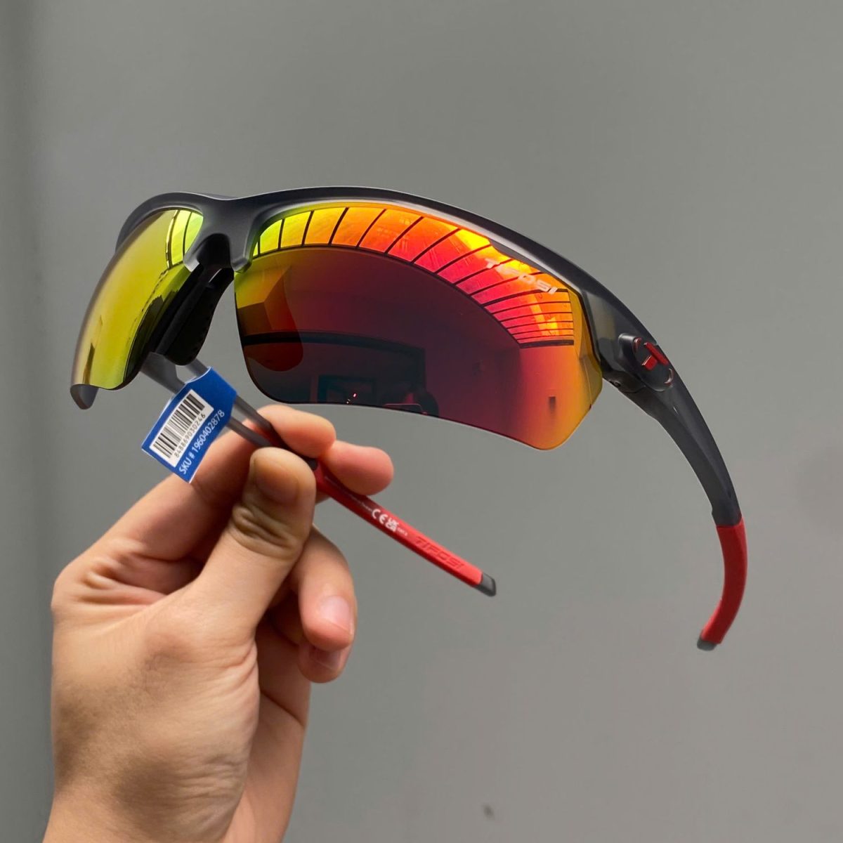 tifosi navar fc satin vapor 2 1 Kính mát thể thao Tifosi Navar | Matte White - YCB.vn