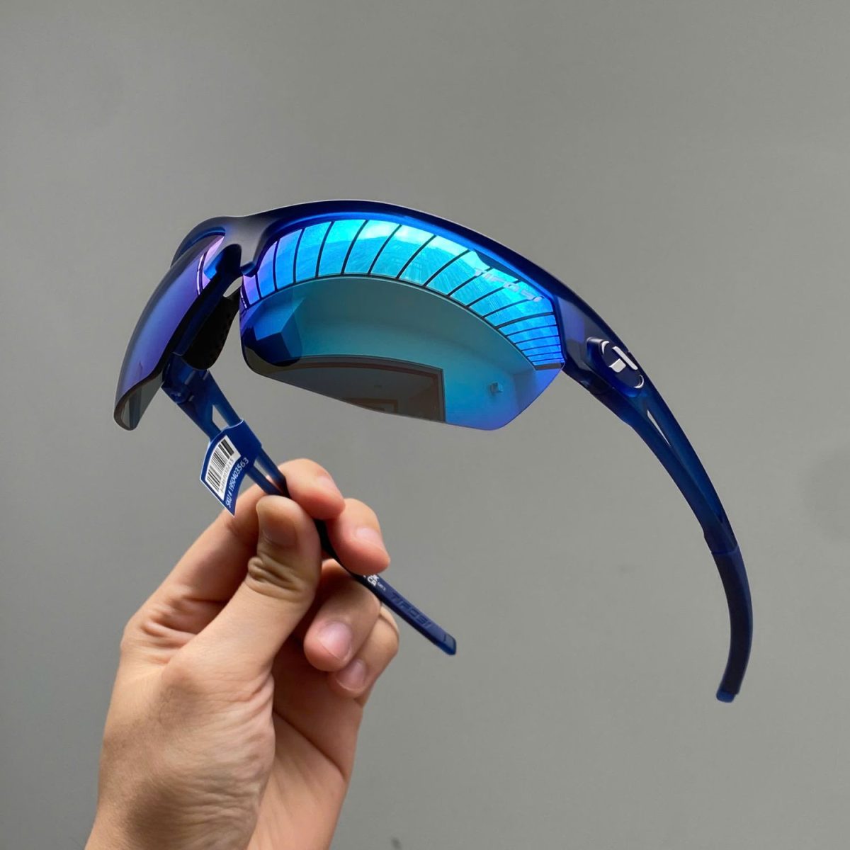 tifosi navar midnight vapor 6 Kính mát thể thao Tifosi Navar | Matte White - YCB.vn