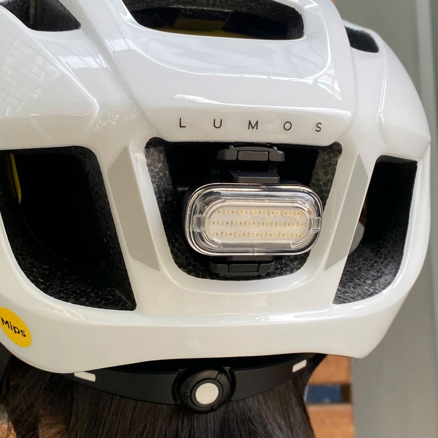 đèn xe đạp đa năng lumos firefly mini 20 non bao hiem xe dap lumos ultra aero 28 1 Đèn xe đạp đa năng Lumos Firefly Mini - YCB.vn