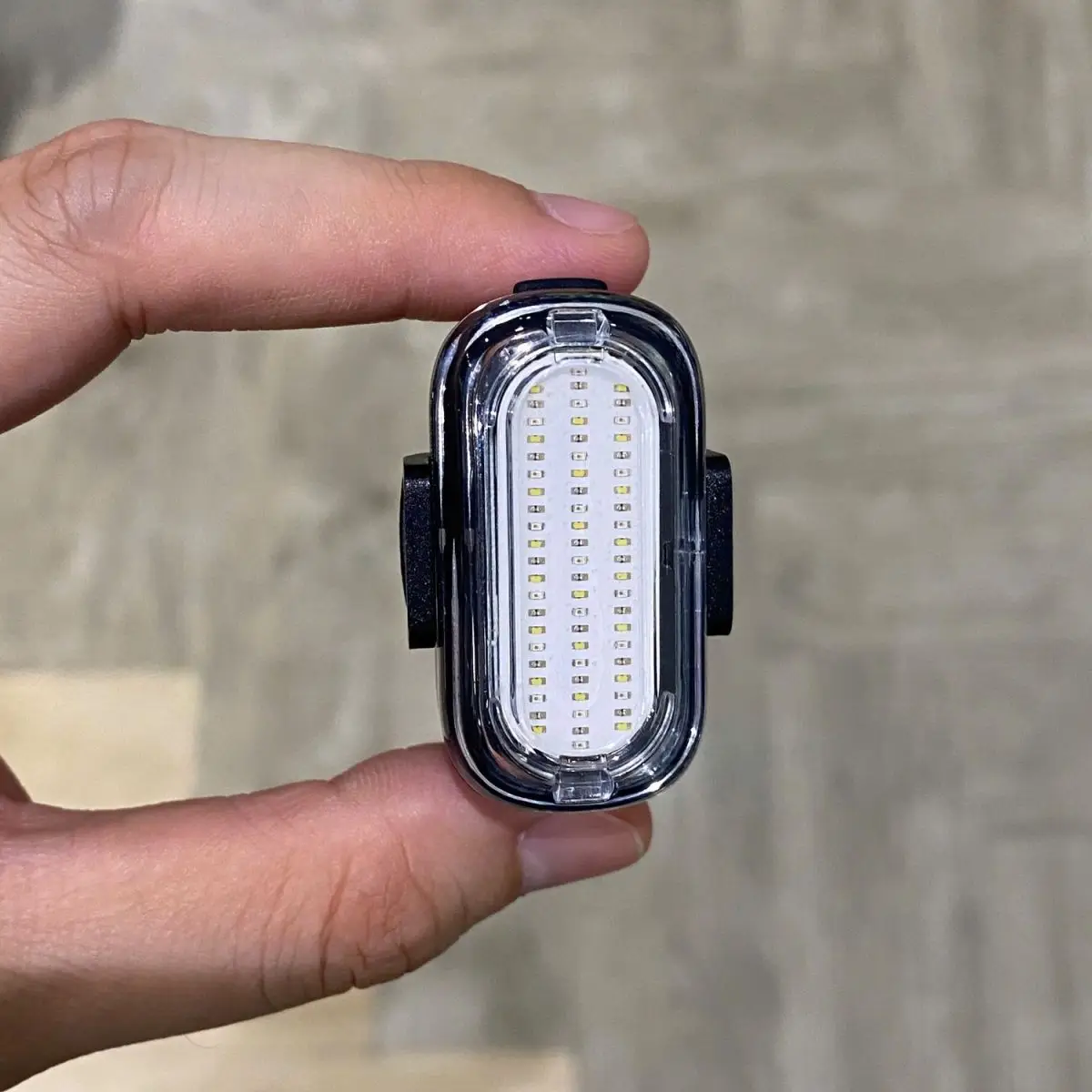 non bao hiem xe dap lumos ultra aero 8 Đèn xe đạp đa năng Lumos Firefly Mini - YCB.vn