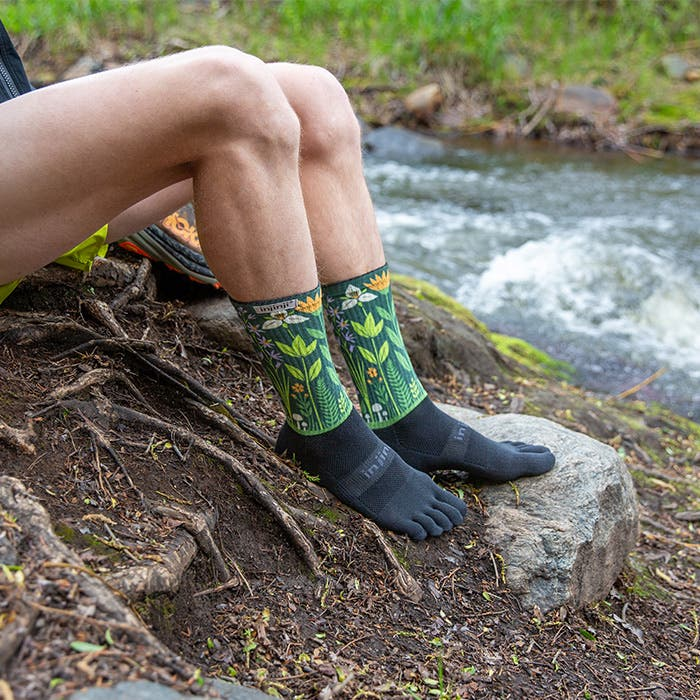 Injinji_Spectrum_TRAIL_Midweight_Crew_Wildwood (1)
