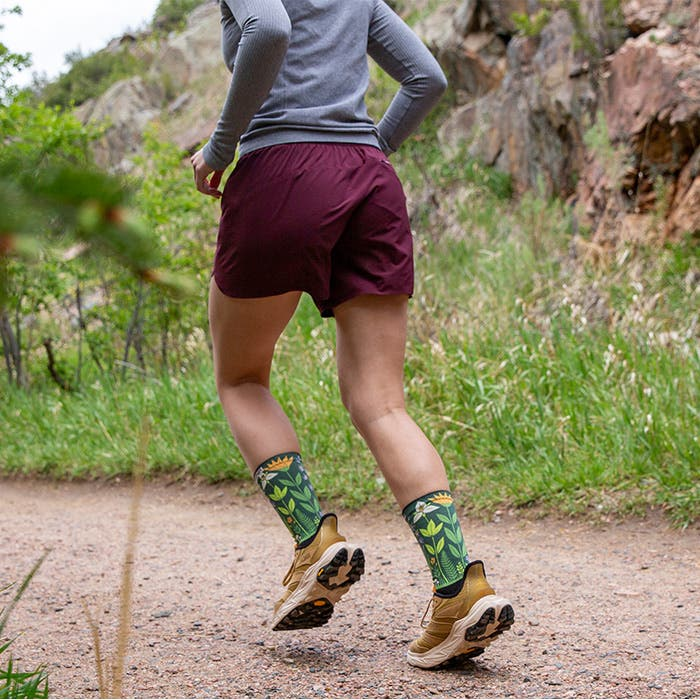 Injinji_Spectrum_TRAIL_Midweight_Crew_Wildwood (3)